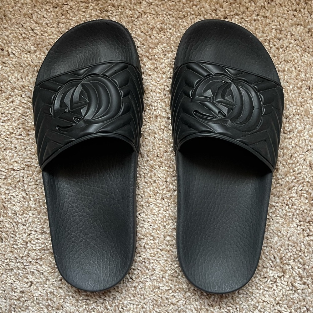Gucci Matelassé Rubber Slides